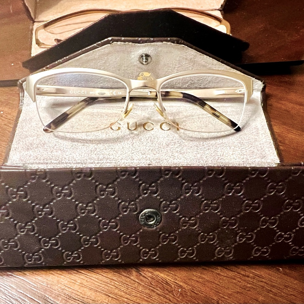 Gucci Eyeglasses Frames GG 4211 Gold Metal 53 17 135 - case included - like new